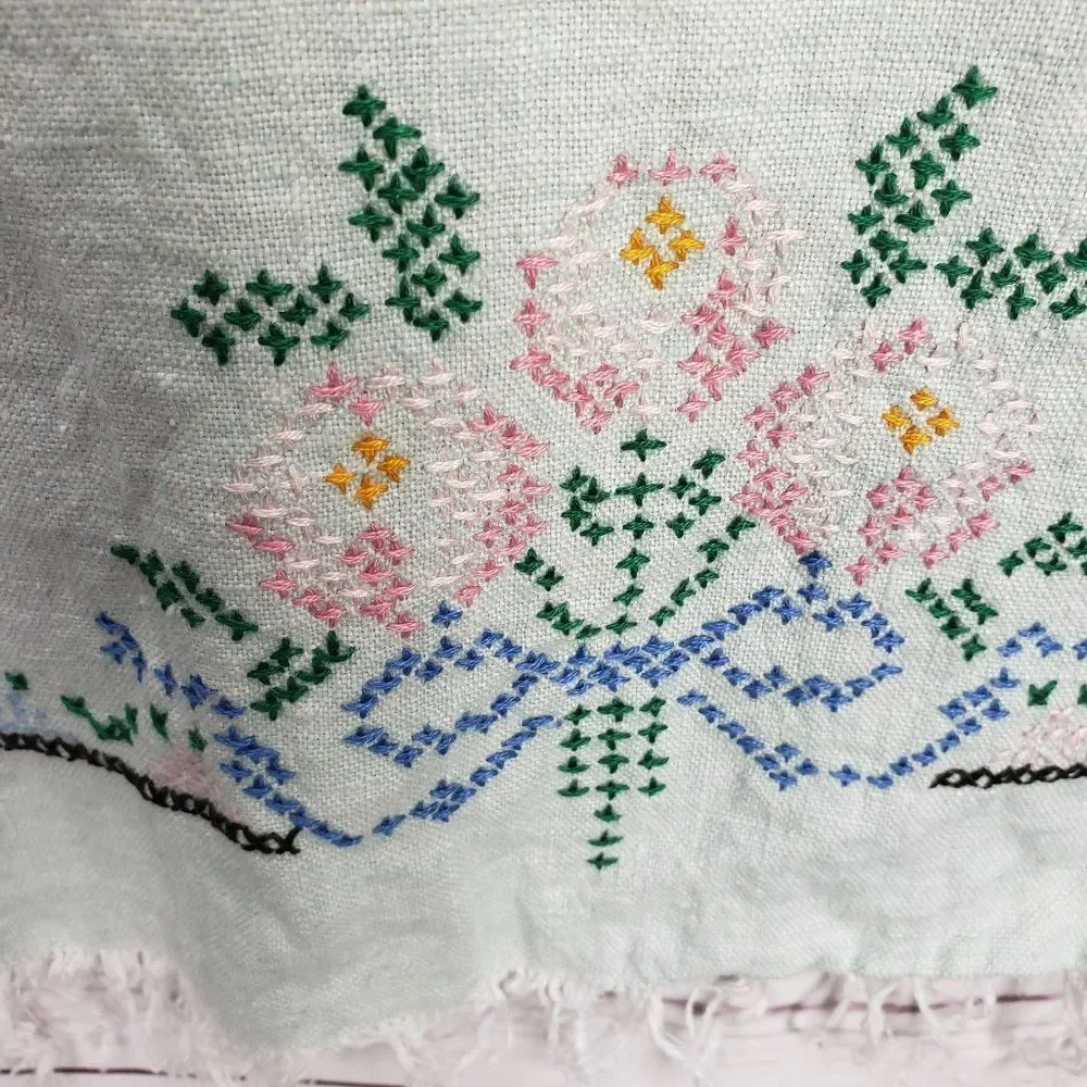 Vintage Dresser Scarf Table Runner Floral‎ Handmade Hand Stitched Fringe Green